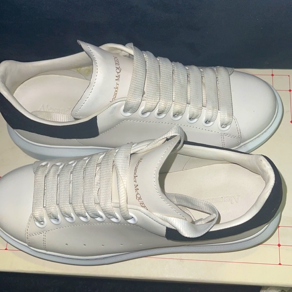 Alexander McQueens , Worn 3 times , classics , runs a bit small. Ready to ship - Picture 2 of 5